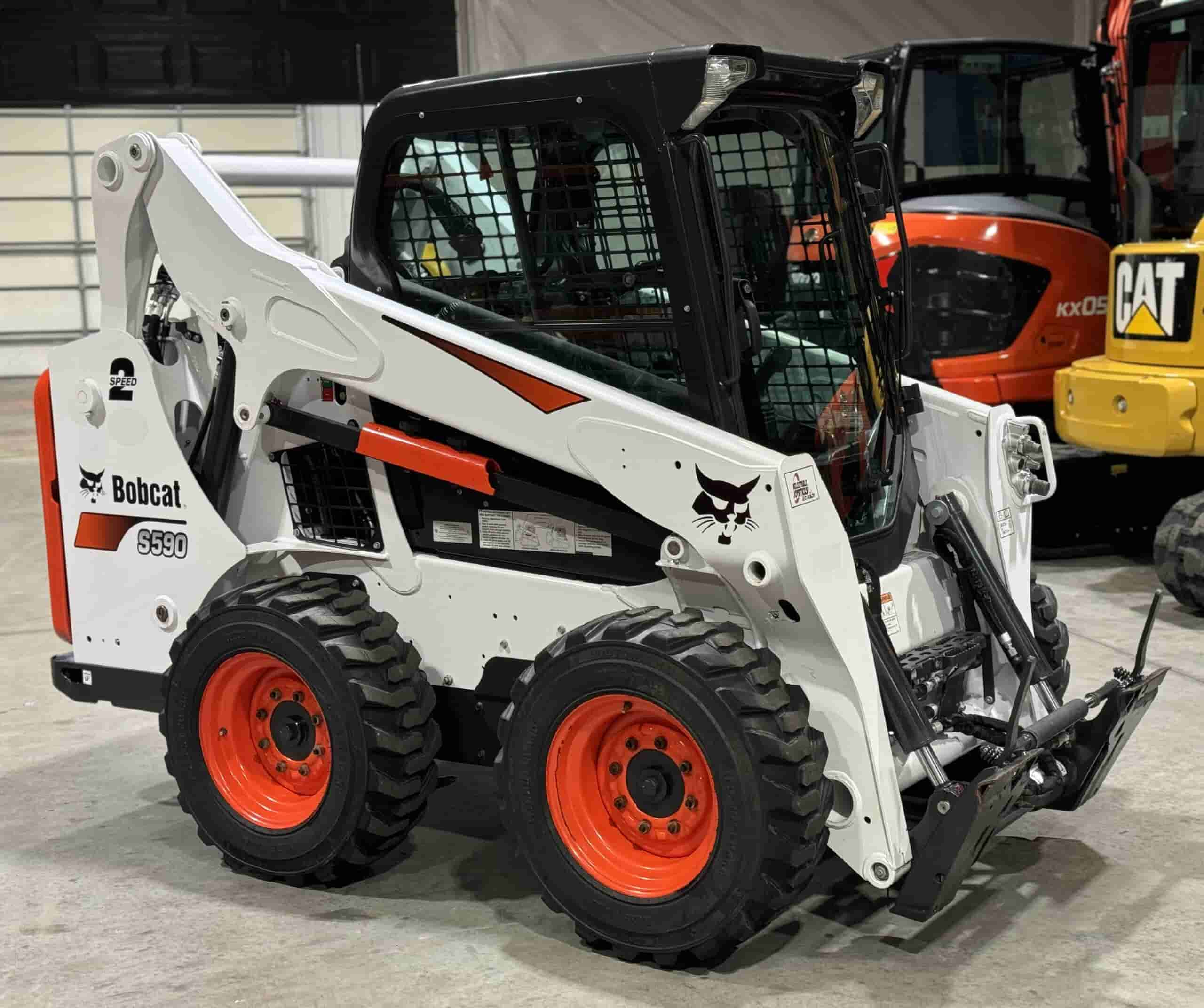 2018 BOBCAT S590 LIKE NEW!
